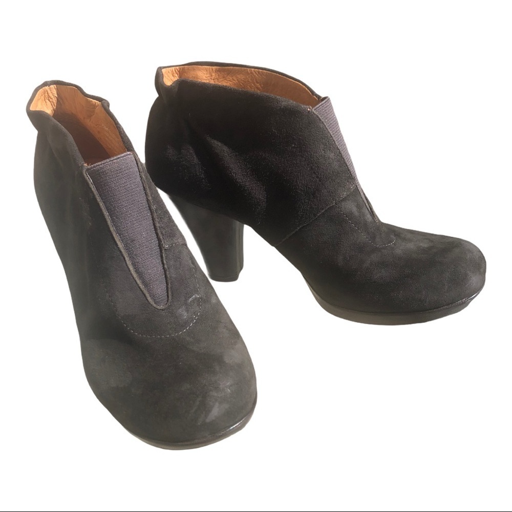 NEW NAYA Bara Suede Leather Booties Heels size 5